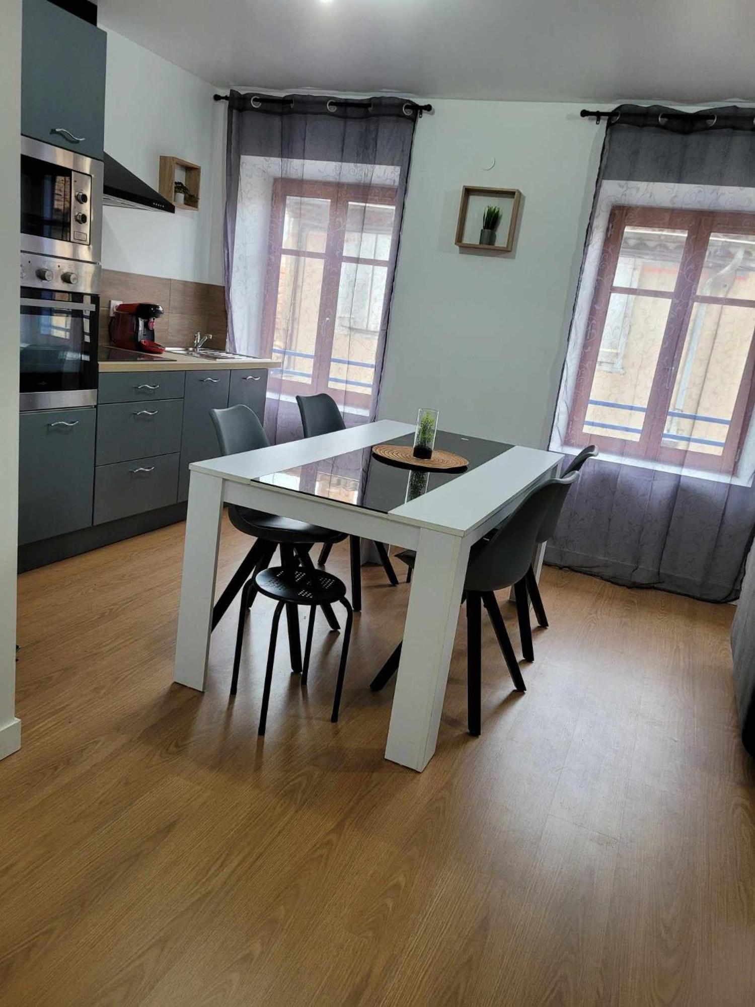 Charmant T3 Avec Terrasse Carcassone Exterior photo